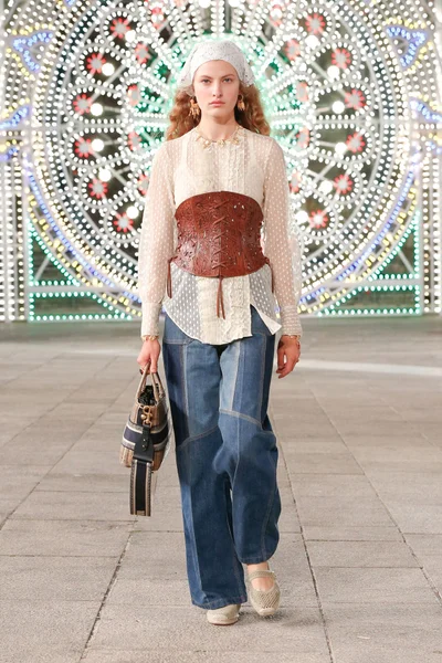 Look 31
